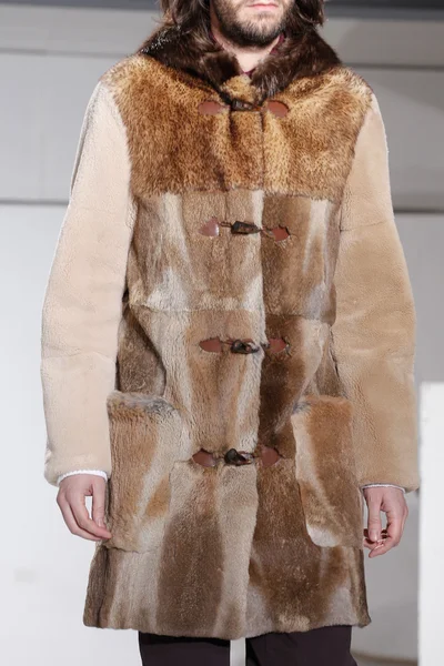 Look 18